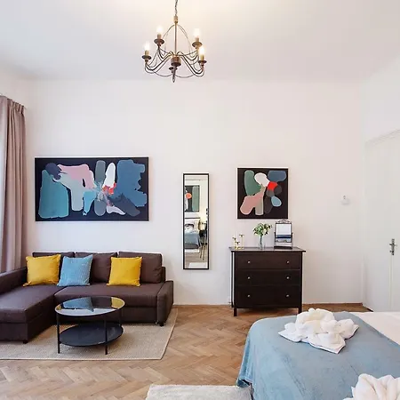 5br 2bath Family 5mins To Wenceslas Square *