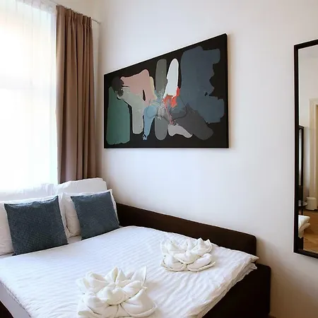 5br 2bath Family 5mins To Wenceslas Square *