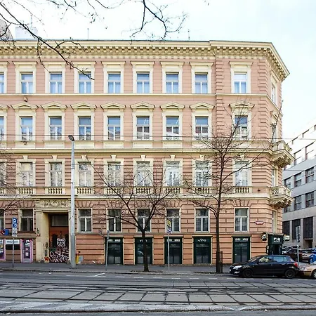 Apartment 5br 2bath Family 5mins To Wenceslas Square *
