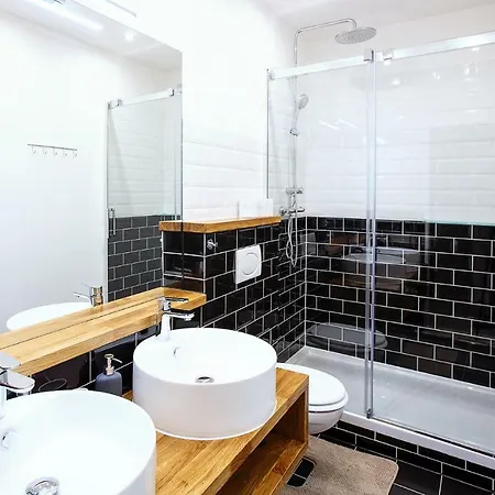 5br 2bath Family 5mins To Wenceslas Square Prag